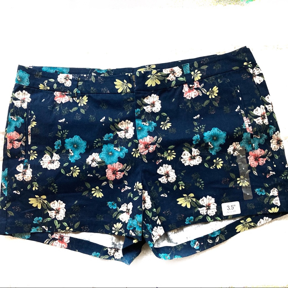 A.n.a a new approach floral twill short size 18